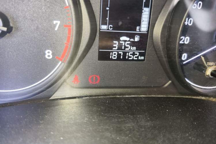 Used Hyundai Verna (older generation) 2017 1.4L Manual Refreshed Version China V Standard Odometer Close Up