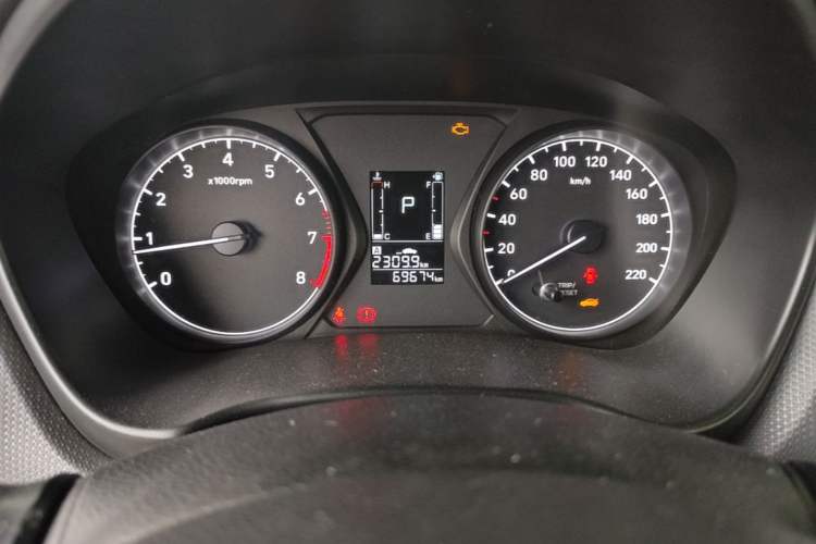 Used Hyundai Verna (older generation) 2017 1.4L Automatic YueXiang Edition China V-standard Odometer Close Up