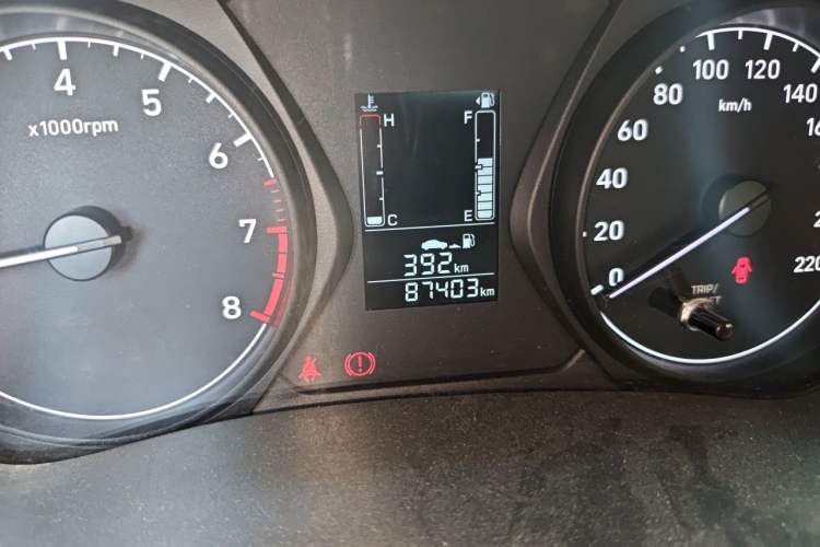 Used Hyundai Verna (older generation) 2017 1.4L Manual Refreshed Version China VI Standard Odometer Close Up