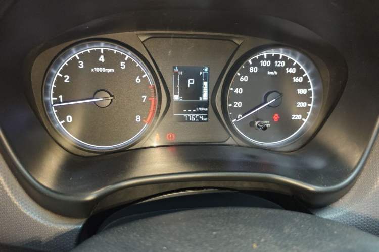 Used Hyundai Verna (older generation) 2017 1.4L Automatic YueXiang Edition China V-standard Odometer Close Up