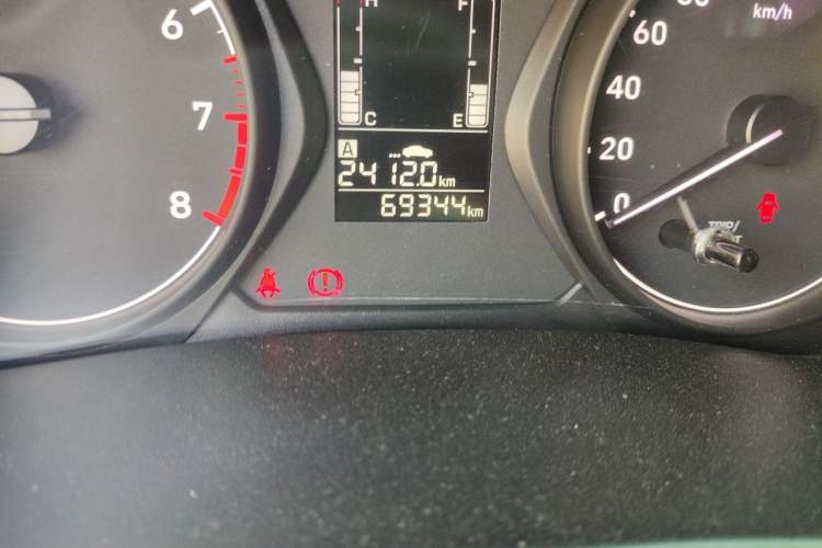 Used Hyundai Verna (older generation) 2017 1.4L Manual Refreshed Version China V Standard Odometer Close Up