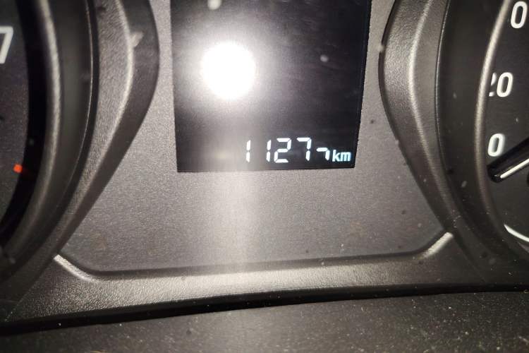 Used Hyundai Verna (older generation) 2017 1.4L Manual Refreshed Version China V Standard Odometer Close Up