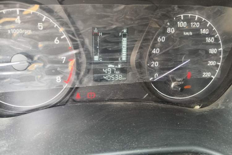 Used Hyundai Verna (older generation) 2017 1.4L Manual Refreshed Version China VI Standard Odometer Close Up