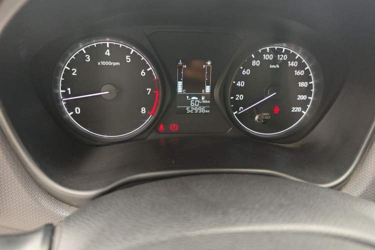 Used Hyundai Verna (older generation) 2017 1.4L Manual Refreshed Version China V Standard Odometer Close Up
