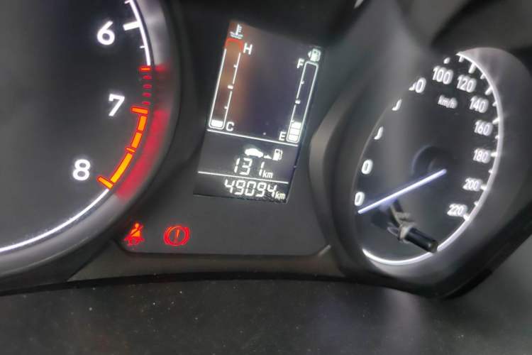 Used Hyundai Verna (older generation) 2017 1.4L Manual Refreshed Version China V Standard Odometer Close Up