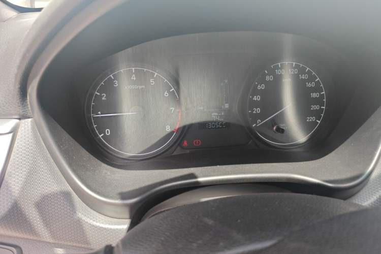Used Hyundai Verna (older generation) 2017 1.4L Manual Huancai Edition China V Standard Odometer Close Up