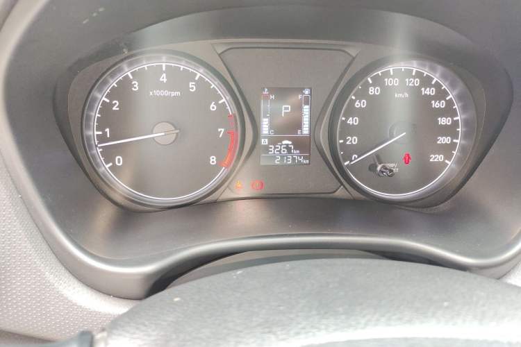 Used Hyundai Verna (older generation) 2017 1.4L Automatic YueXiang Edition China V-standard Odometer Close Up