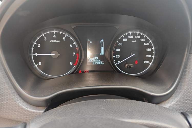 Used Hyundai Verna (older generation) 2017 1.4L Manual Refreshed Version China V Standard Odometer Close Up