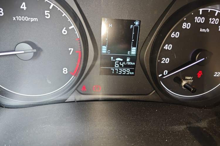 Used Hyundai Verna (older generation) 2017 1.4L Manual Huancai Edition China V Standard Odometer Close Up