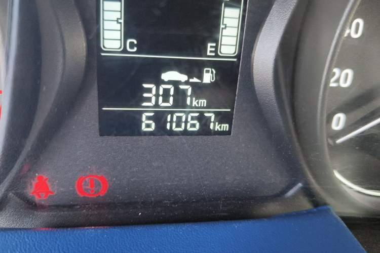 Used Hyundai Verna (older generation) 2017 1.4L Manual Refreshed Version China VI Standard Odometer Close Up
