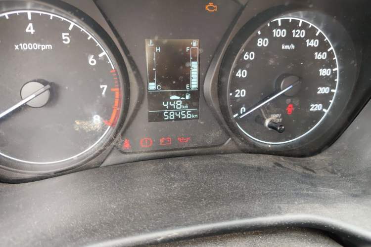 Used Hyundai Verna (older generation) 2017 1.4L Manual Colorful Skyroof Version China V Standard Odometer Close Up