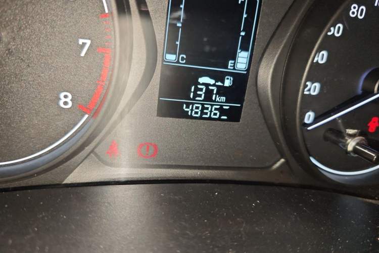 Used Hyundai Verna (older generation) 2017 1.4L Manual Refreshed Version China VI Standard Odometer Close Up