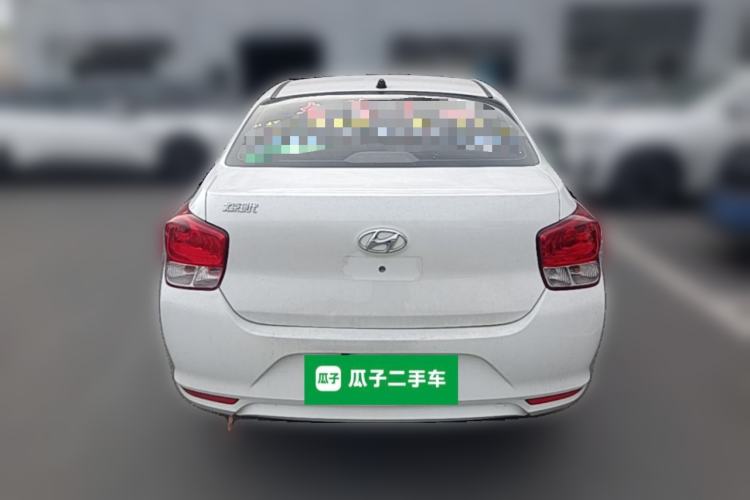 Used Hyundai Verna (older generation) 2017 1.4L Manual Colorful Skyroof Version China V Standard Rear