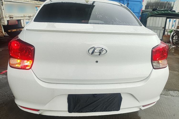 Used Hyundai Verna (older generation) 2017 1.4L Manual Colorful Skyroof Version China V Standard Rear