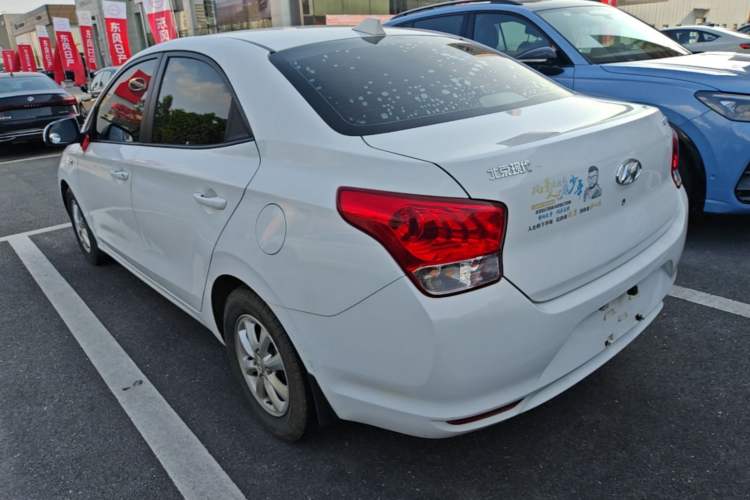 Used Hyundai Verna (older generation) 2017 1.4L Manual Colorful Skyroof Version China VI Standard Rear Left 45 Deg