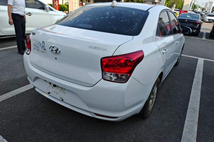 Used Hyundai Verna (older generation) 2017 1.4L Manual Colorful Skyroof Version China VI Standard Rear Right 45 Deg