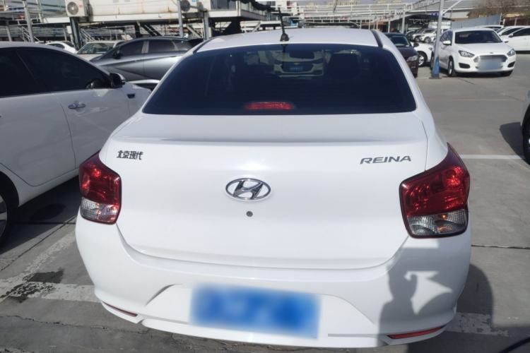 Used Hyundai Verna (older generation) 2017 1.4L Manual Colorful Skyroof Version China V Standard Rear
