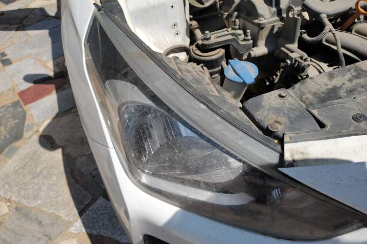 Used Hyundai Verna (older generation) 2017 1.4L Manual Refreshed Version China V Standard Right Front Headlight