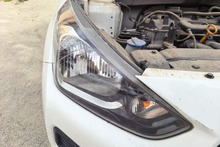 Used Hyundai Verna (older generation) 2017 1.4L Manual Refreshed Version China V Standard Right Front Headlight