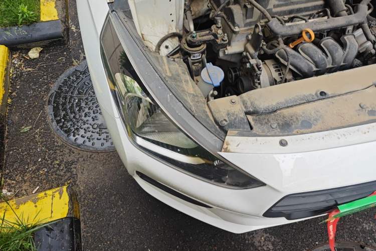 Used Hyundai Verna (older generation) 2017 1.4L Manual Refreshed Version China VI Standard Right Front Headlight