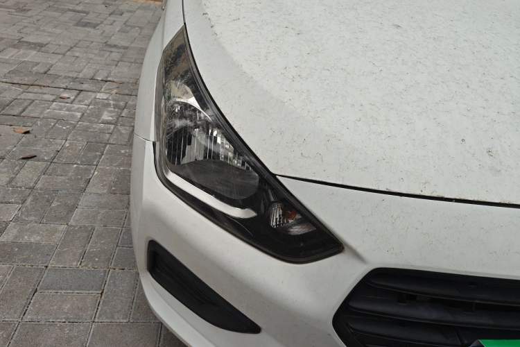Used Hyundai Verna (older generation) 2017 1.4L Manual Refreshed Version China V Standard Right Front Headlight