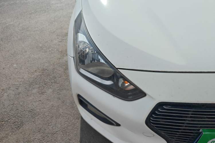 Used Hyundai Verna (older generation) 2017 1.4L Manual Refreshed Version China VI Standard Right Front Headlight