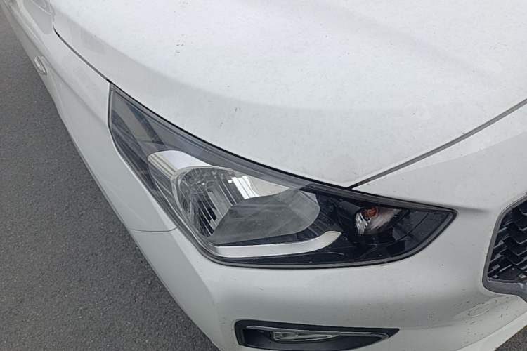 Used Hyundai Verna (older generation) 2017 1.4L Manual Colorful Skyroof Version China V Standard Right Front Headlight