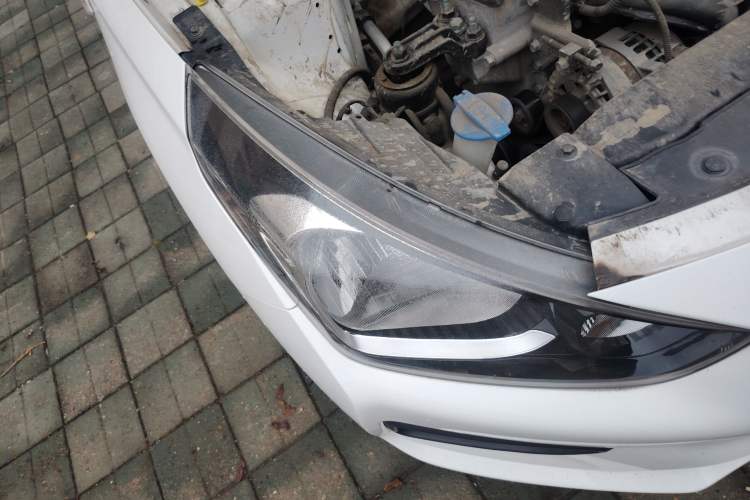 Used Hyundai Verna (older generation) 2017 1.4L Manual Refreshed Version China VI Standard Right Front Headlight