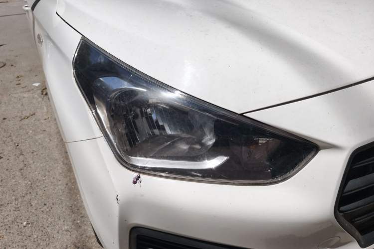 Used Hyundai Verna (older generation) 2017 1.4L Manual Refreshed Version China V Standard Right Front Headlight