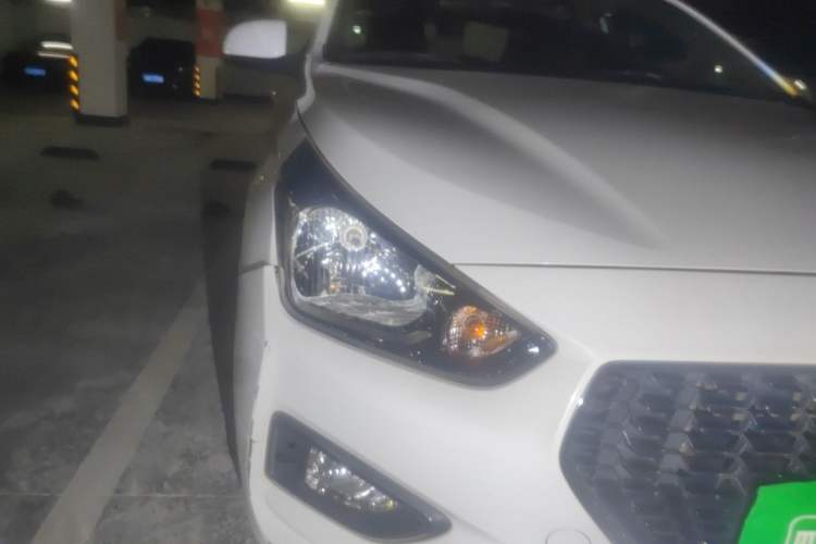Used Hyundai Verna (older generation) 2017 1.4L Automatic YueXiang Edition China V-standard Right Front Headlight