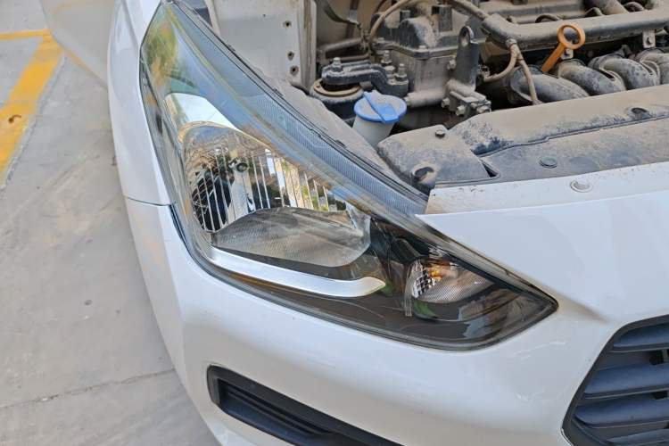 Used Hyundai Verna (older generation) 2017 1.4L Manual Refreshed Version China VI Standard Right Front Headlight