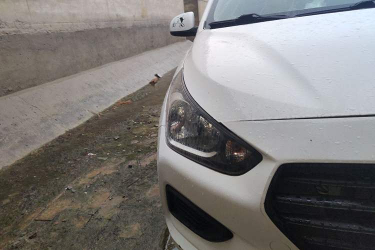Used Hyundai Verna (older generation) 2017 1.4L Manual Refreshed Version China VI Standard Right Front Headlight