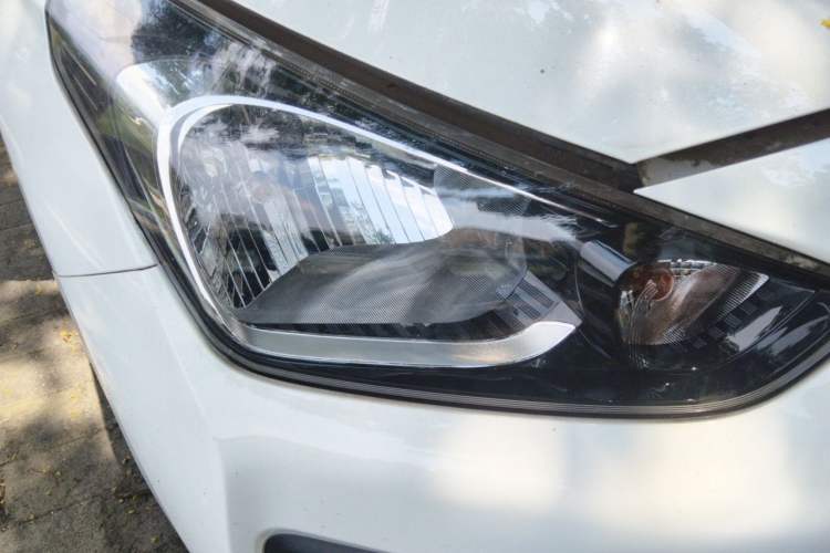 Used Hyundai Verna (older generation) 2017 1.4L Manual Refreshed Version China VI Standard Right Front Headlight