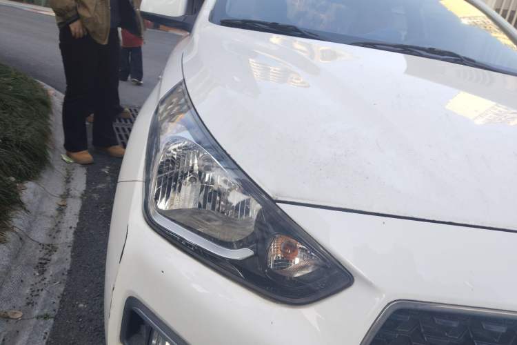 Used Hyundai Verna (older generation) 2017 1.4L Manual Huancailian Connected Version China V Standard Right Front Headlight