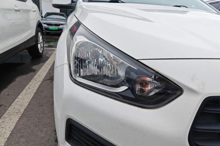 Used Hyundai Verna (older generation) 2017 1.4L Manual Refreshed Version China VI Standard Right Front Headlight