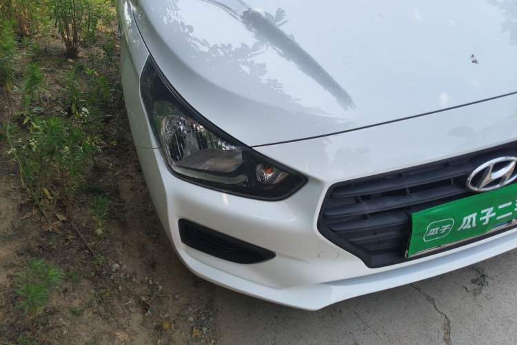 Used Hyundai Verna (older generation) 2017 1.4L Manual Refreshed Version China VI Standard Right Front Headlight