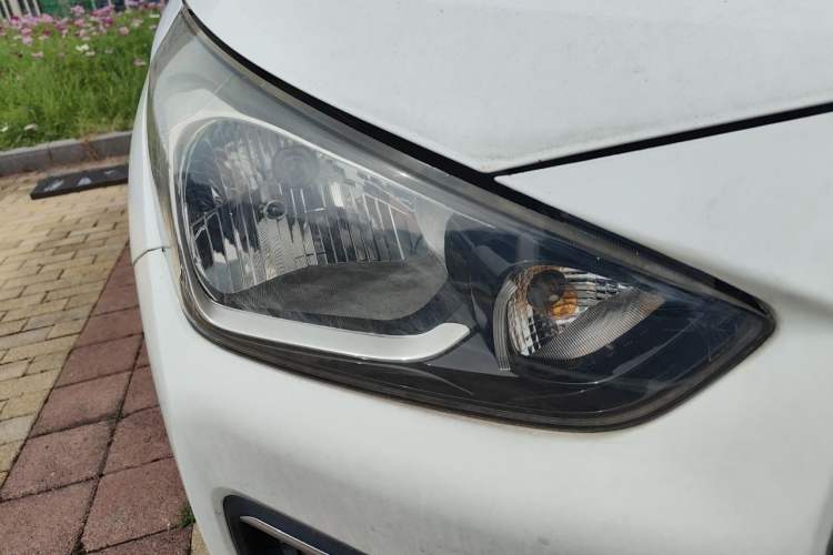 Used Hyundai Verna (older generation) 2017 1.4L Manual Huancai Edition China V Standard Right Front Headlight