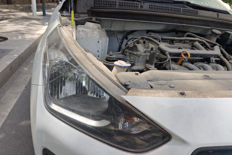 Used Hyundai Verna (older generation) 2017 1.4L Manual Refreshed Version China V Standard Right Front Headlight