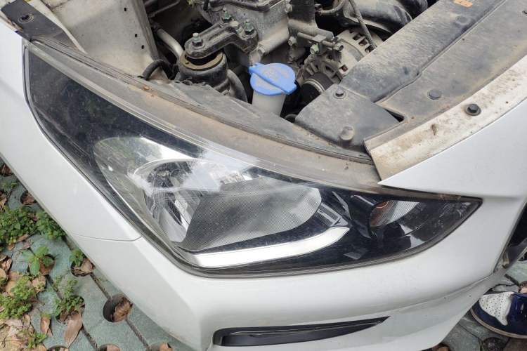 Used Hyundai Verna (older generation) 2017 1.4L Automatic YueXiang Edition China V-standard Right Front Headlight