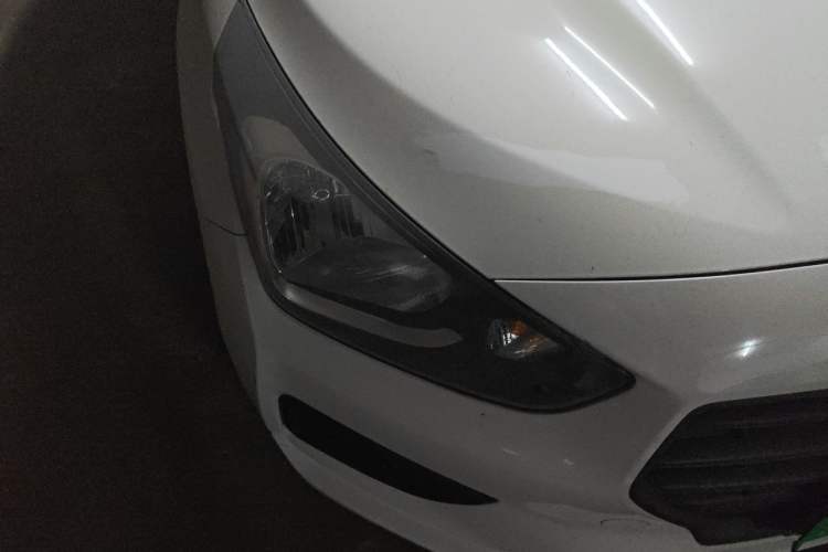 Used Hyundai Verna (older generation) 2017 1.4L Manual Refreshed Version China V Standard Right Front Headlight