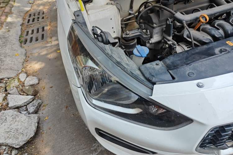Used Hyundai Verna (older generation) 2017 1.4L Manual Huancai Edition China V Standard Right Front Headlight