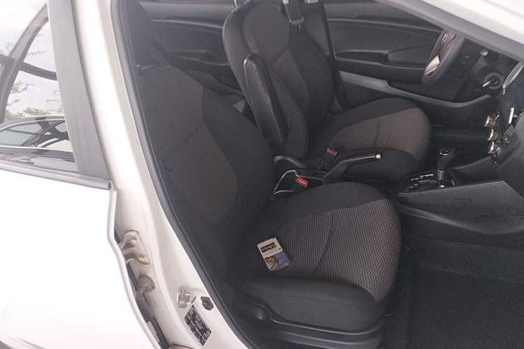 Used Hyundai Verna (older generation) 2017 1.4L Automatic YueXiang Edition China V-standard Right Front Seat