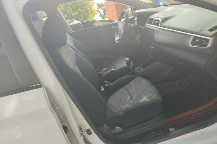 Used Hyundai Verna (older generation) 2017 1.4L Manual Refreshed Version China V Standard Right Front Seat