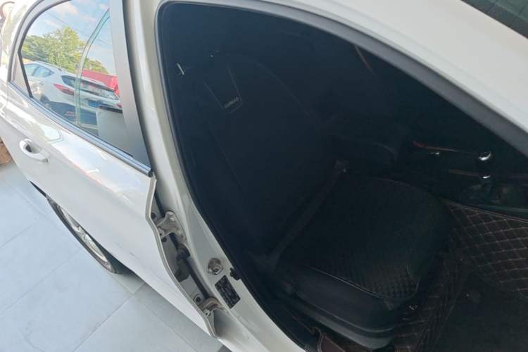 Used Hyundai Verna (older generation) 2017 1.4L Manual Huancai Edition China VI Right Front Seat