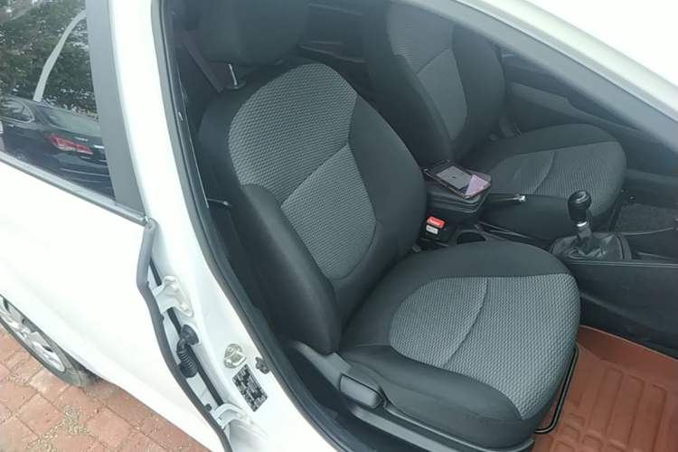 Used Hyundai Verna (older generation) 2017 1.4L Manual Refreshed Version China V Standard Right Front Seat