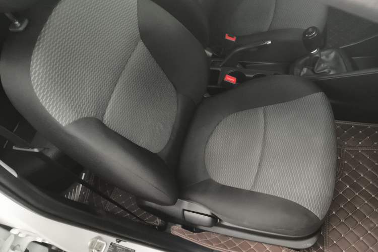 Used Hyundai Verna (older generation) 2017 1.4L Manual Refreshed Version China V Standard Right Front Seat