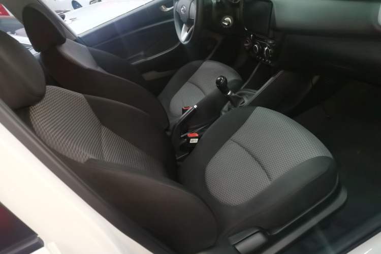 Used Hyundai Verna (older generation) 2017 1.4L Manual Refreshed Version China V Standard Right Front Seat