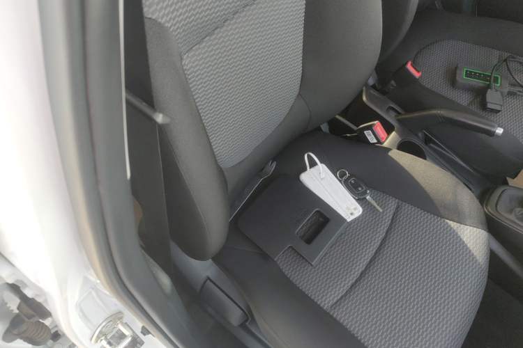 Used Hyundai Verna (older generation) 2017 1.4L Manual Colorful Skyroof Version China V Standard Right Front Seat
