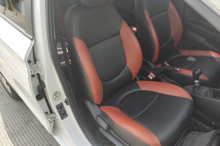 Used Hyundai Verna (older generation) 2017 1.4L Manual Refreshed Version China VI Standard Right Front Seat