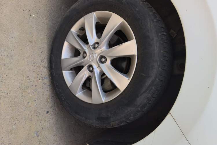 Used Hyundai Verna (older generation) 2017 1.4L Manual Refreshed Version China V Standard Right Front Wheel Hub